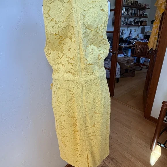 White House Black Market -size 10 - yellow appliqué v-neck sheath dress - NWT - Picture 3 of 7